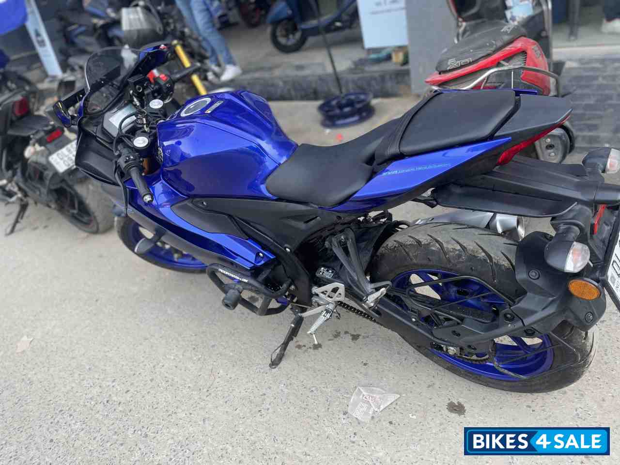 Yamaha R15 V4