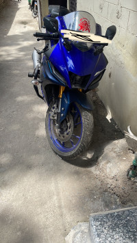 Yamaha R15 V4