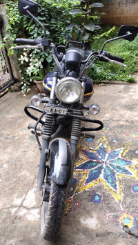 Blue Bajaj Avenger Street 150