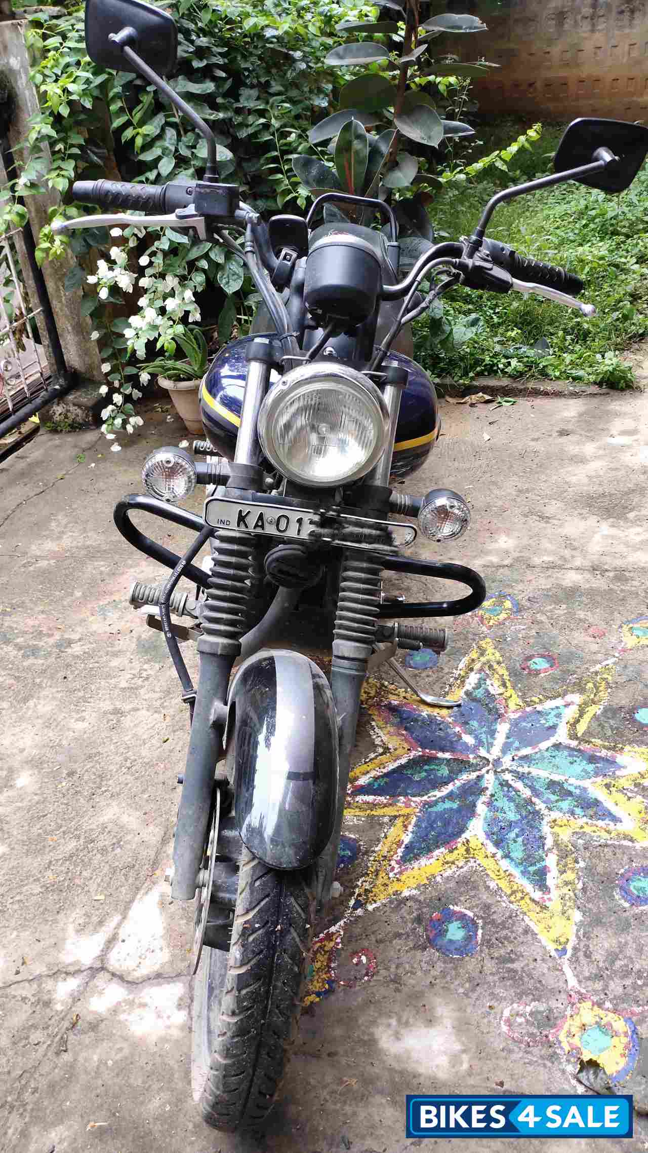 Blue Bajaj Avenger Street 150
