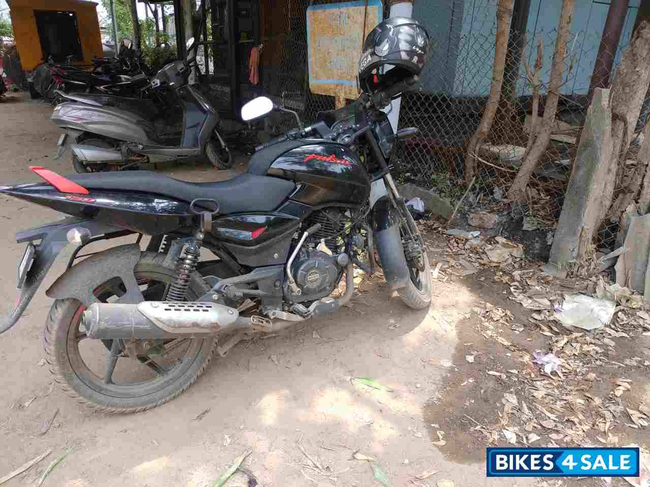 Bajaj Pulsar 150 Neon