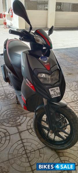 Black Aprilia RS 150