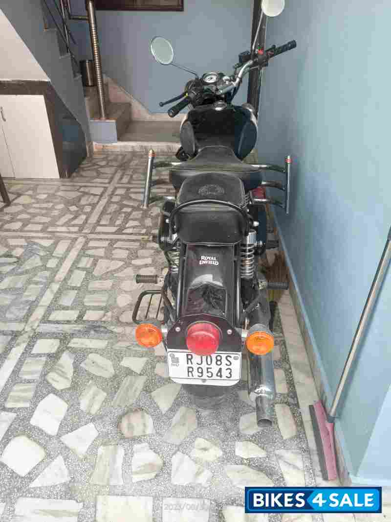 Black Royal Enfield Classic 350