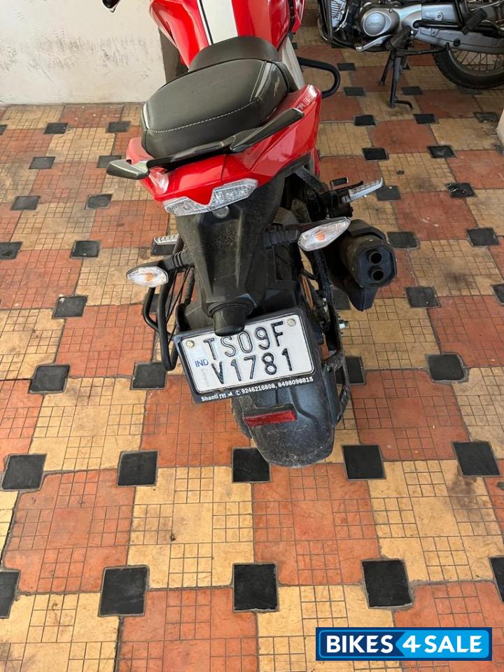 Red TVS Apache RTR 160 4V BS6