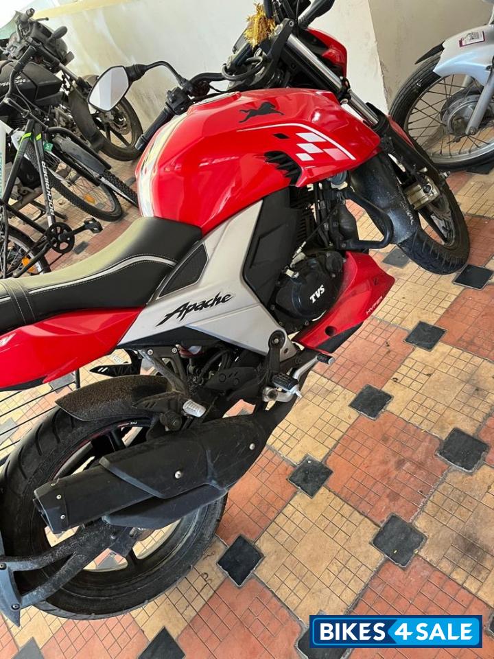 Red TVS Apache RTR 160 4V BS6