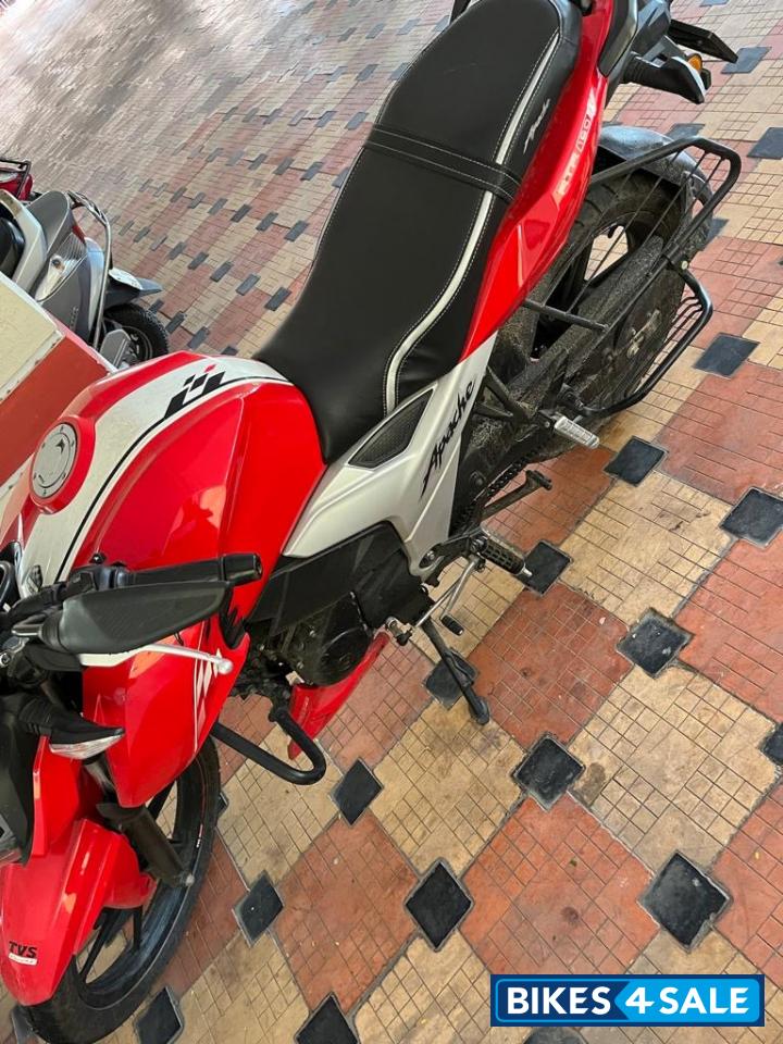 Red TVS Apache RTR 160 4V BS6
