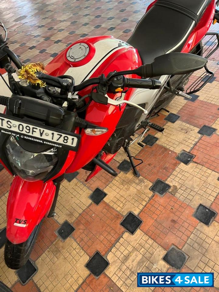 Red TVS Apache RTR 160 4V BS6
