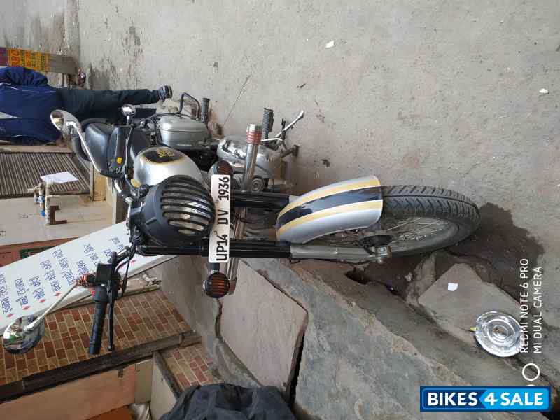 Silver Royal Enfield Classic 350 BS VI