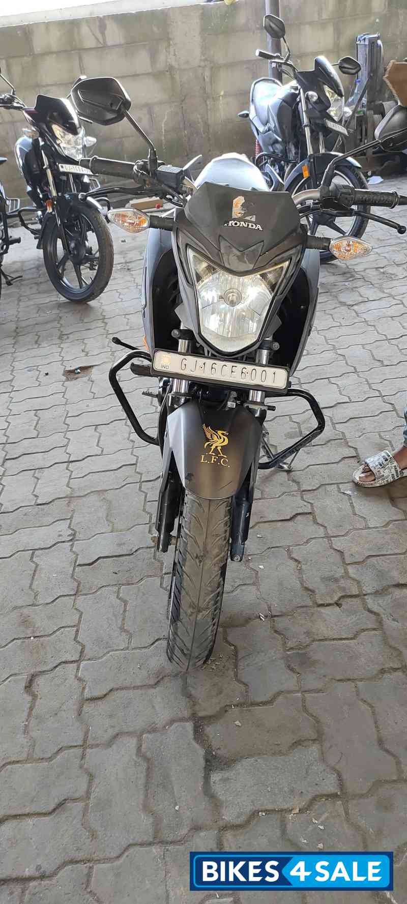 Honda CB Hornet 160R