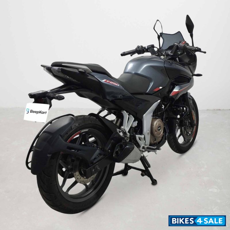 Bajaj Pulsar F250