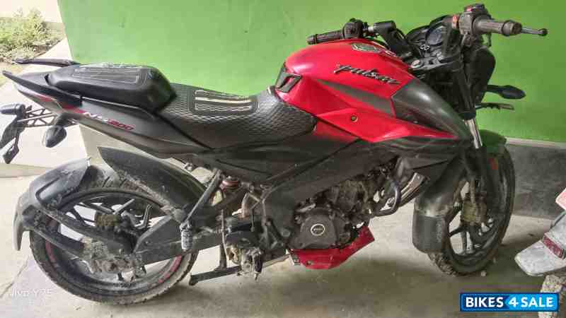 Bajaj Pulsar 200 NS