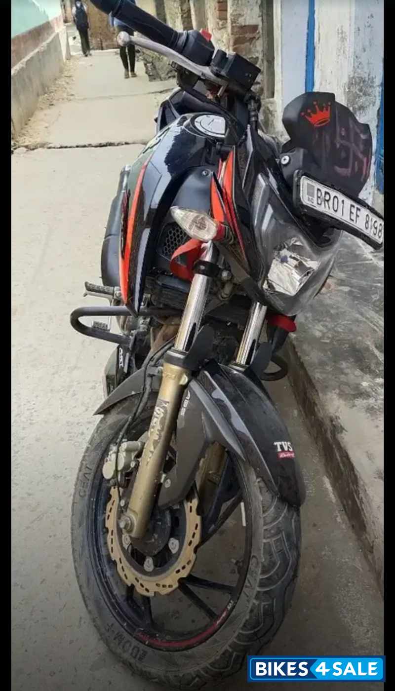 Black TVS Apache RTR 200 4V ABS Race Edition 2.0