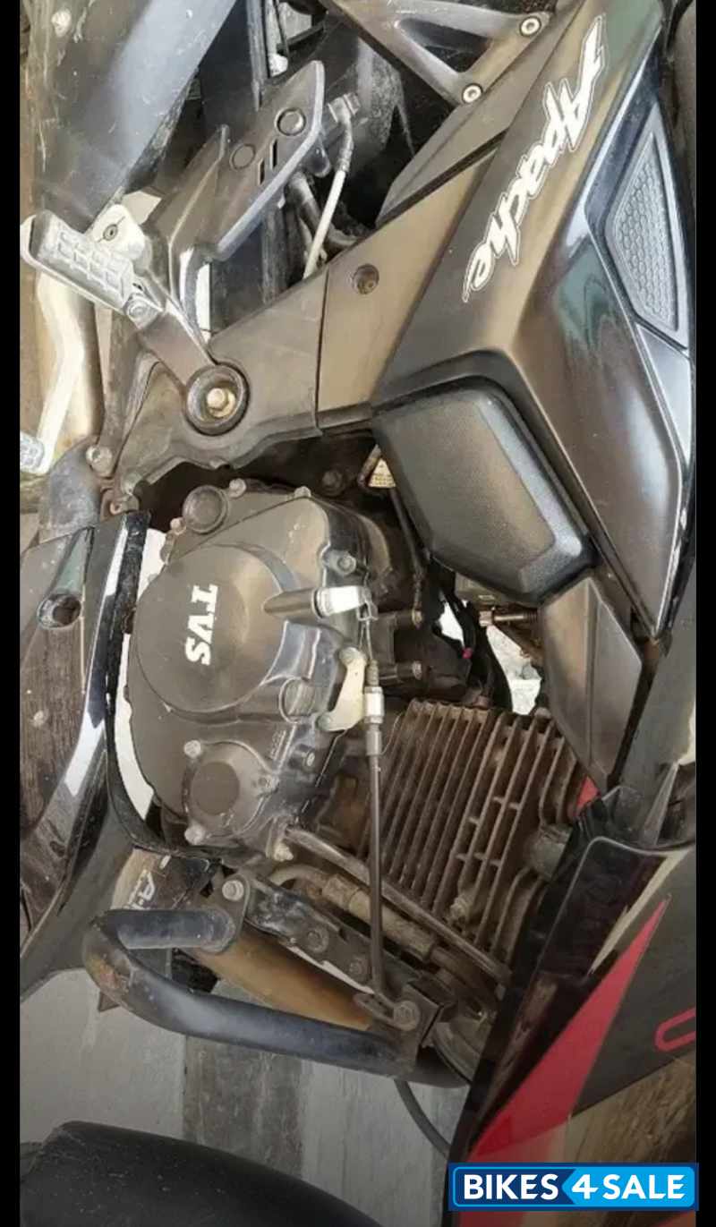 Black TVS Apache RTR 200 4V ABS Race Edition 2.0