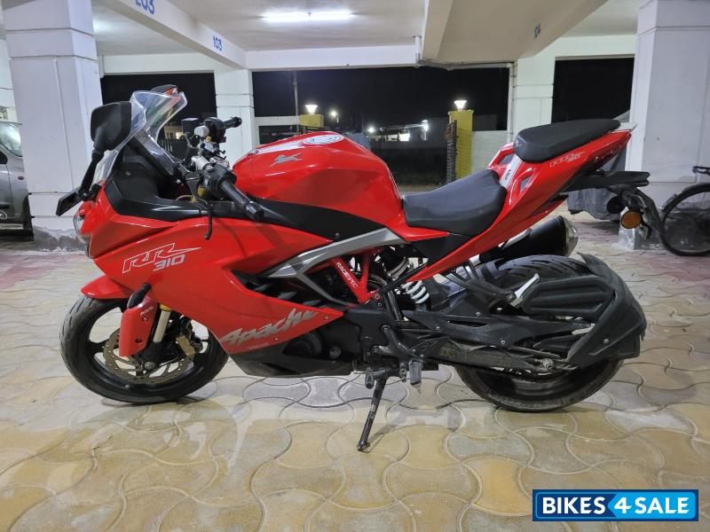 Red TVS Apache RR 310