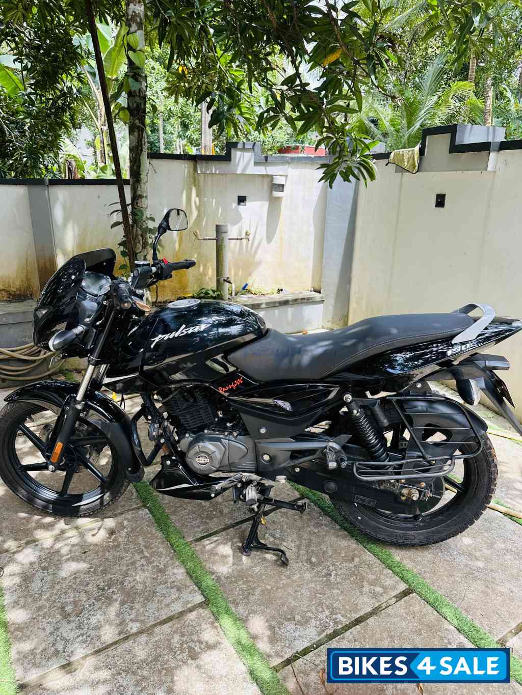 Bajaj Pulsar 150 BS6