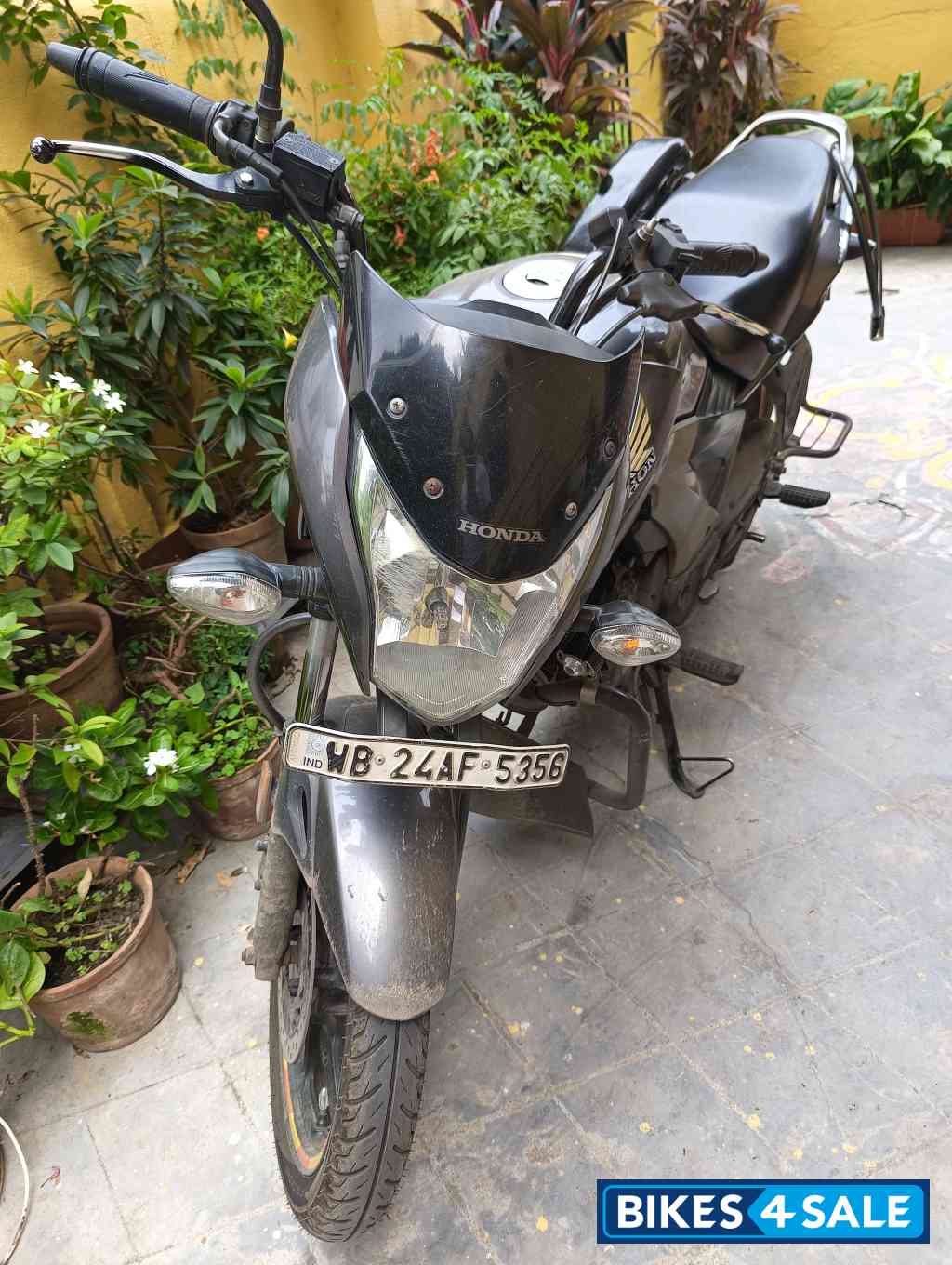 Grey Honda CB Unicorn 160