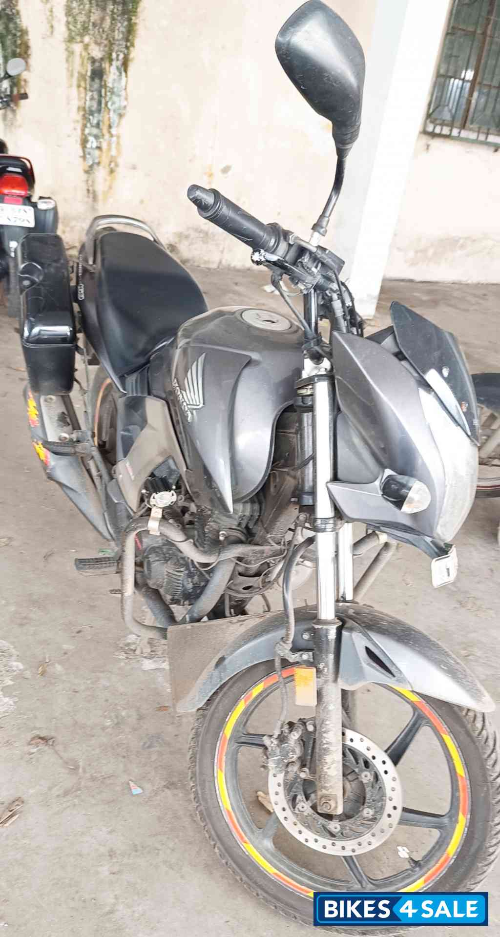 Grey Honda CB Unicorn 160