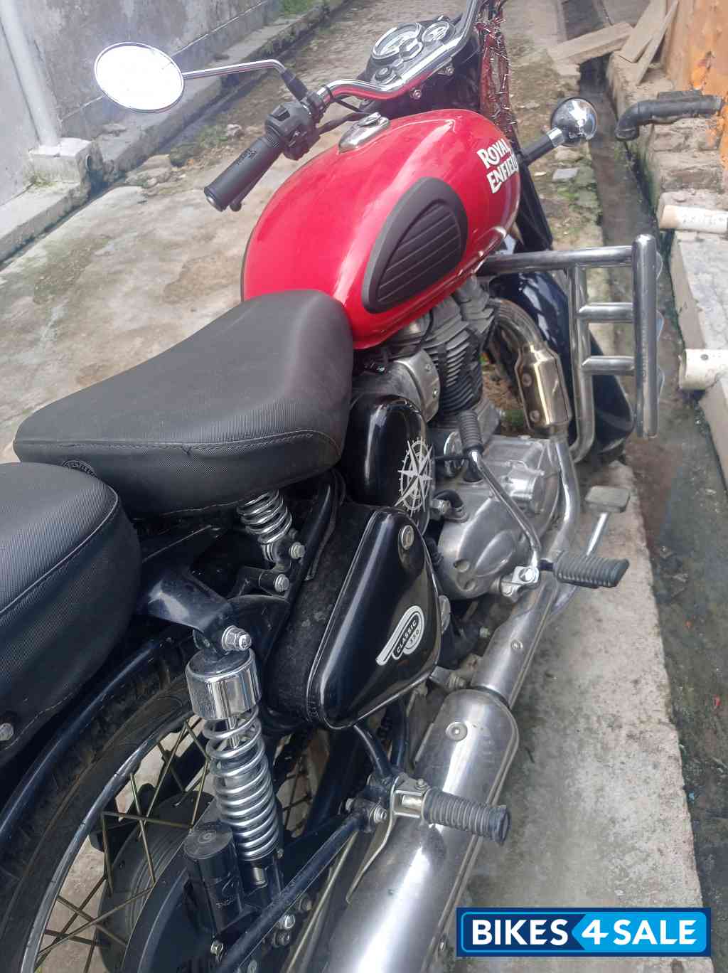 Royal Enfield Classic 350 Redditch Red