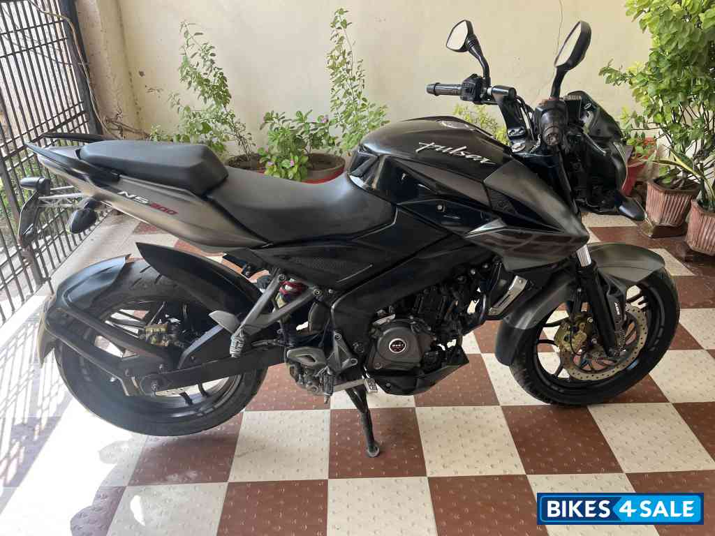 Black Grey Bajaj Pulsar 200 NS