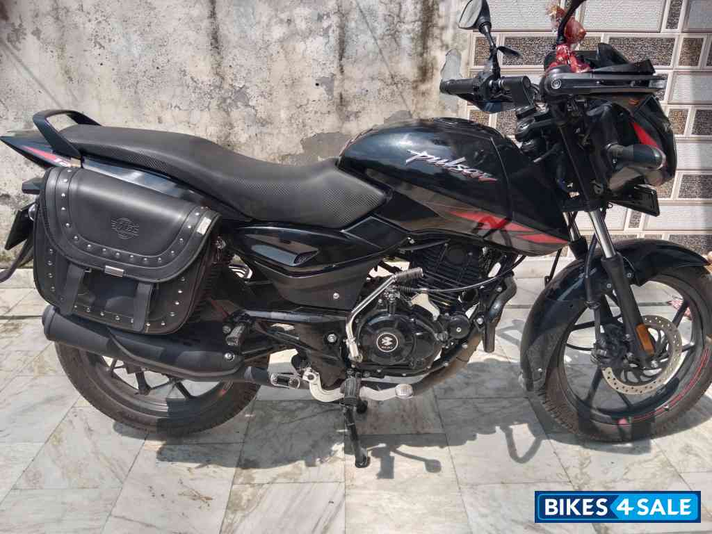 Bajaj Pulsar 125 Neon Disc Single Seat