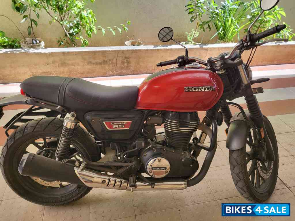 Red Honda CB350RS