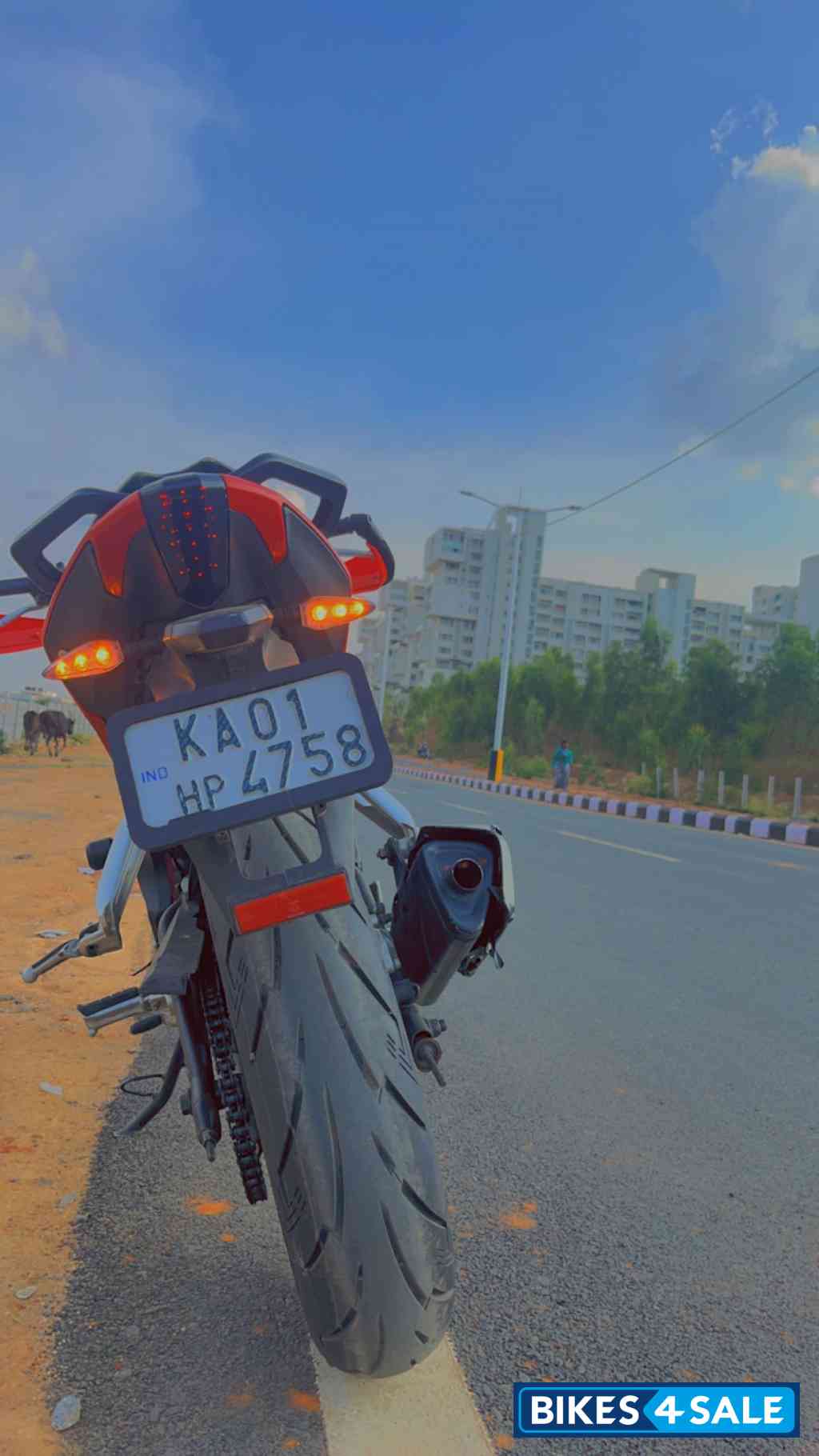 Red And White Benelli TNT 25