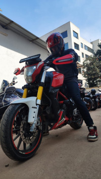 Red And White Benelli TNT 25