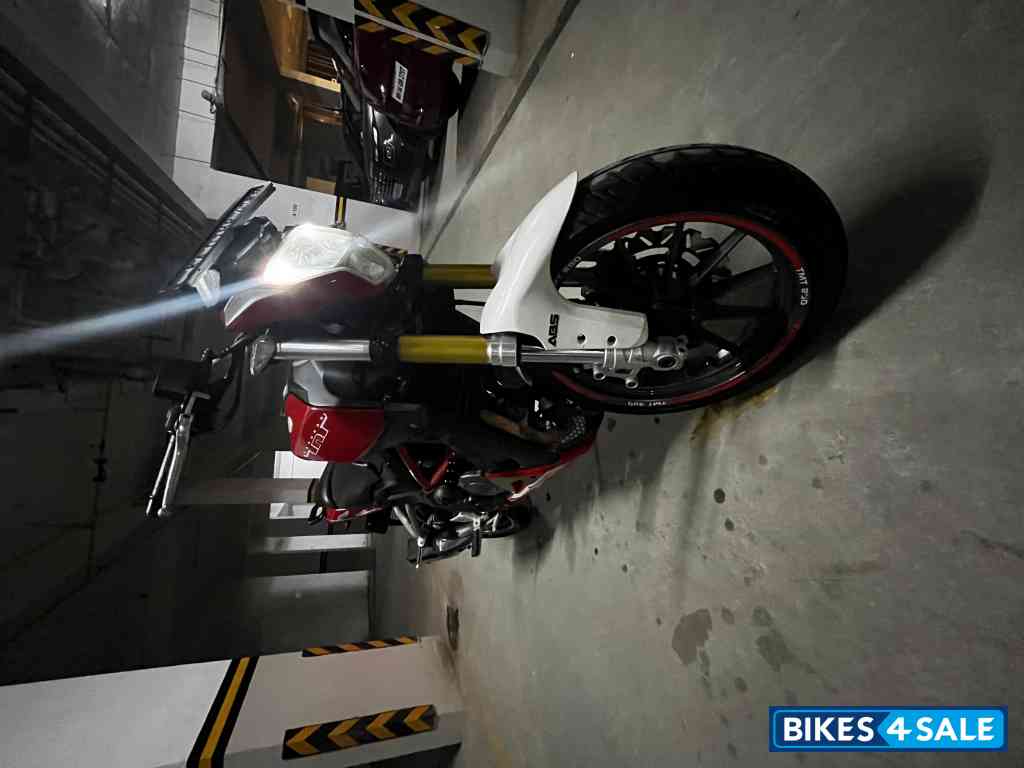 Red And White Benelli TNT 25