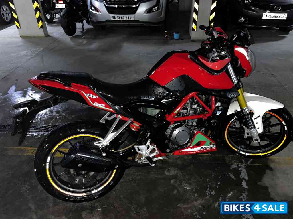 Red And White Benelli TNT 25