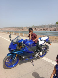 Blue Yamaha R15 V4