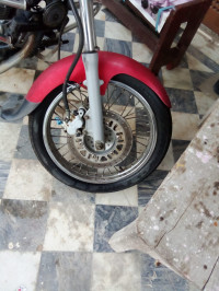 Bajaj Avenger 200 DTS-i