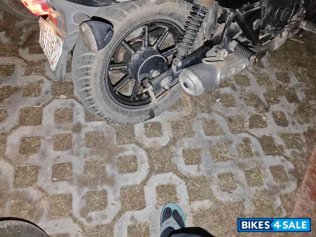 Blue Bajaj Avenger Street 150