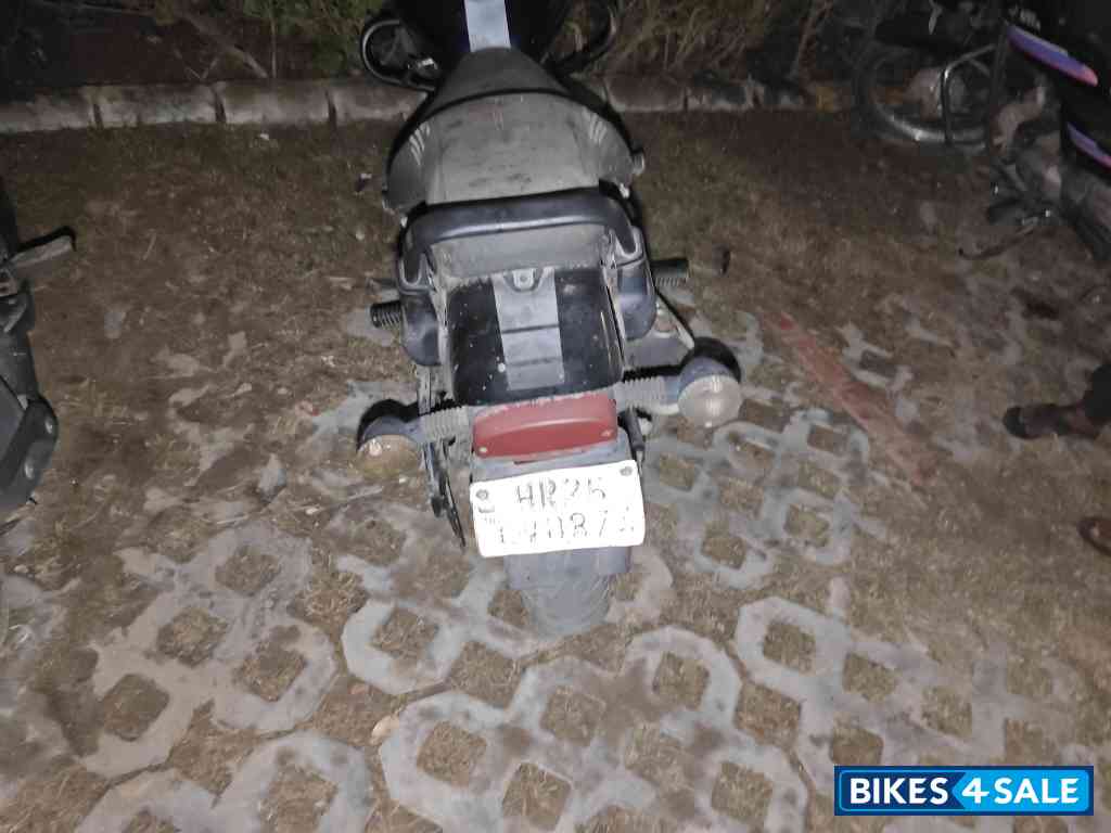 Blue Bajaj Avenger Street 150