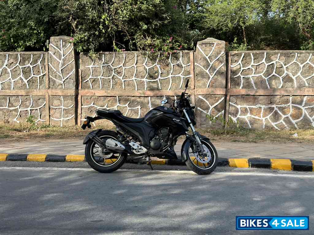 Yamaha FZS 25 BS6
