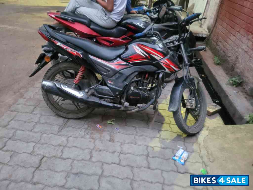 Black Honda CB Shine SP