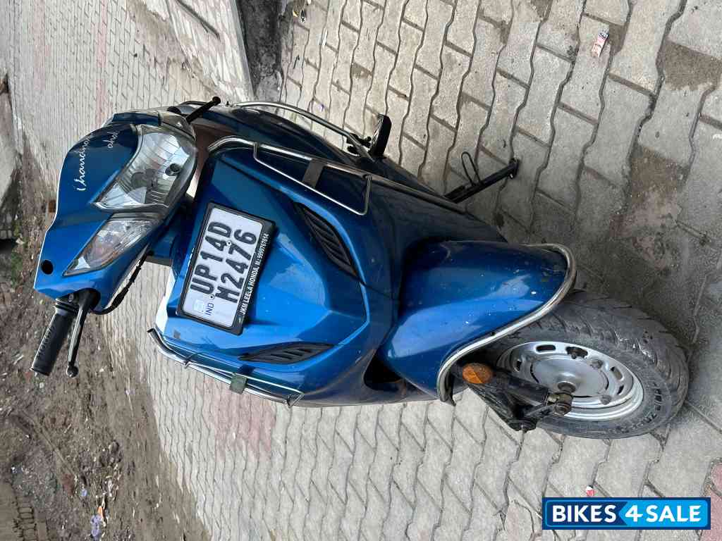 Blue Honda Activa 4G