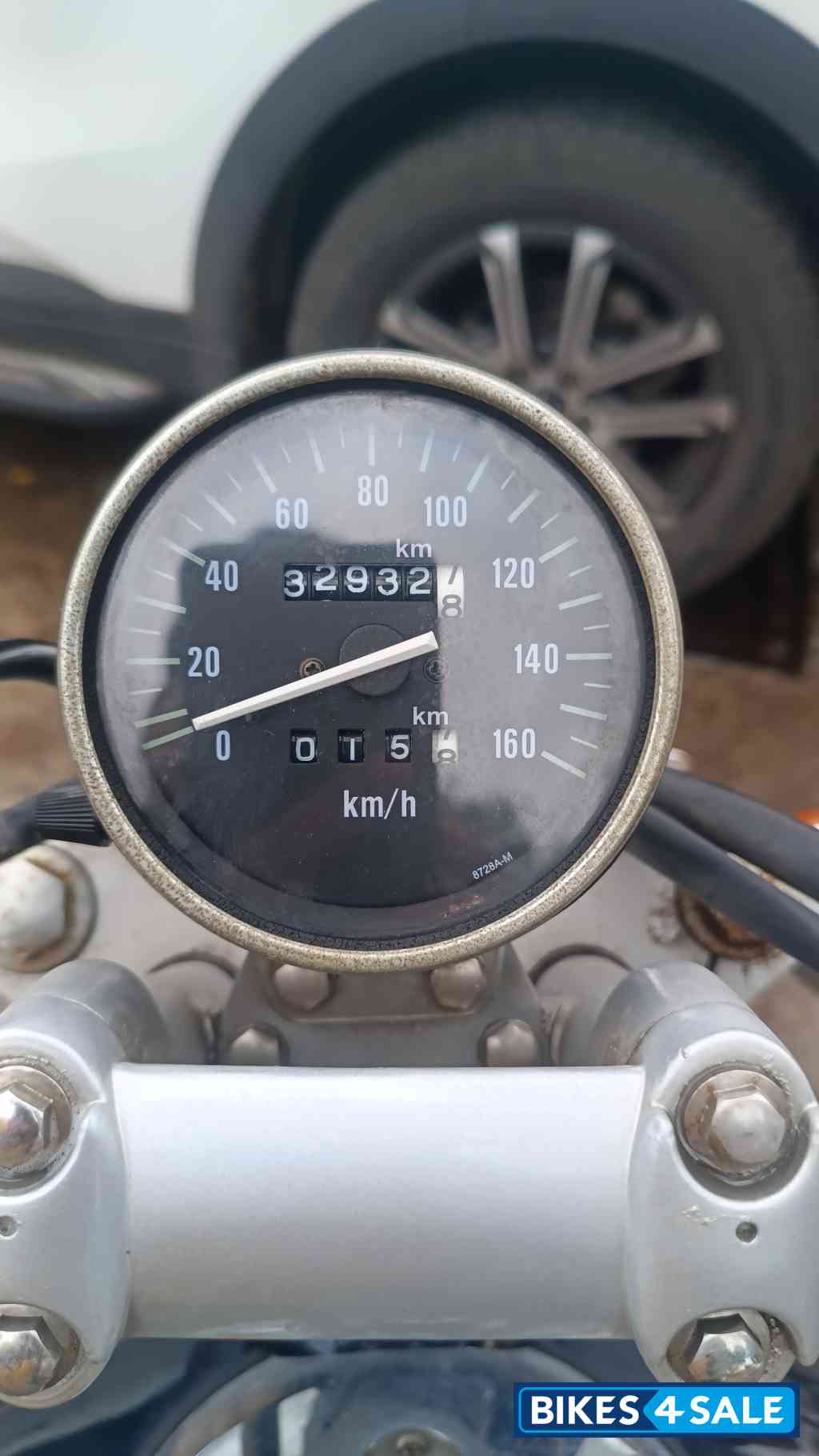 Black Bajaj Avenger 220 DTS-i