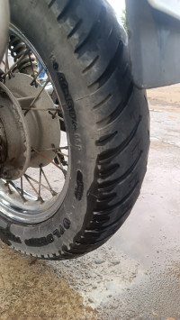 Black Bajaj Avenger 220 DTS-i