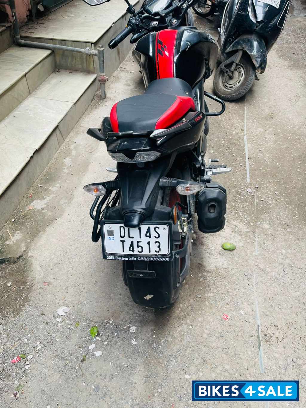 Black And Red TVS Apache RTR 160 4V Special Edition