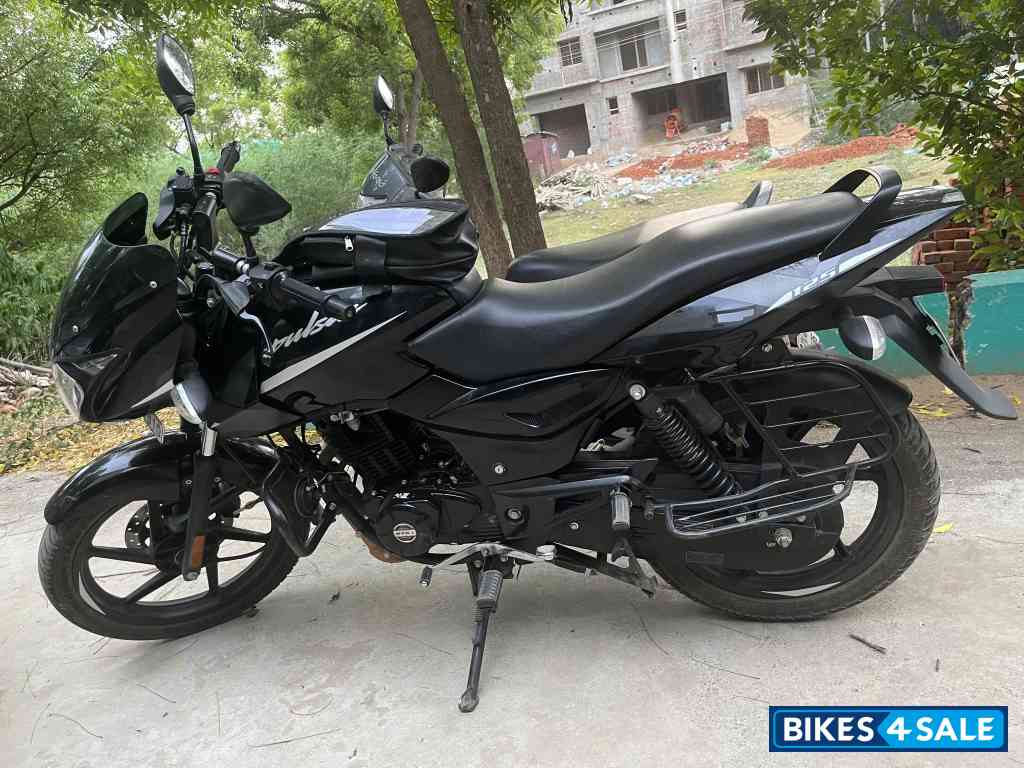 Bajaj Pulsar 125 Neon