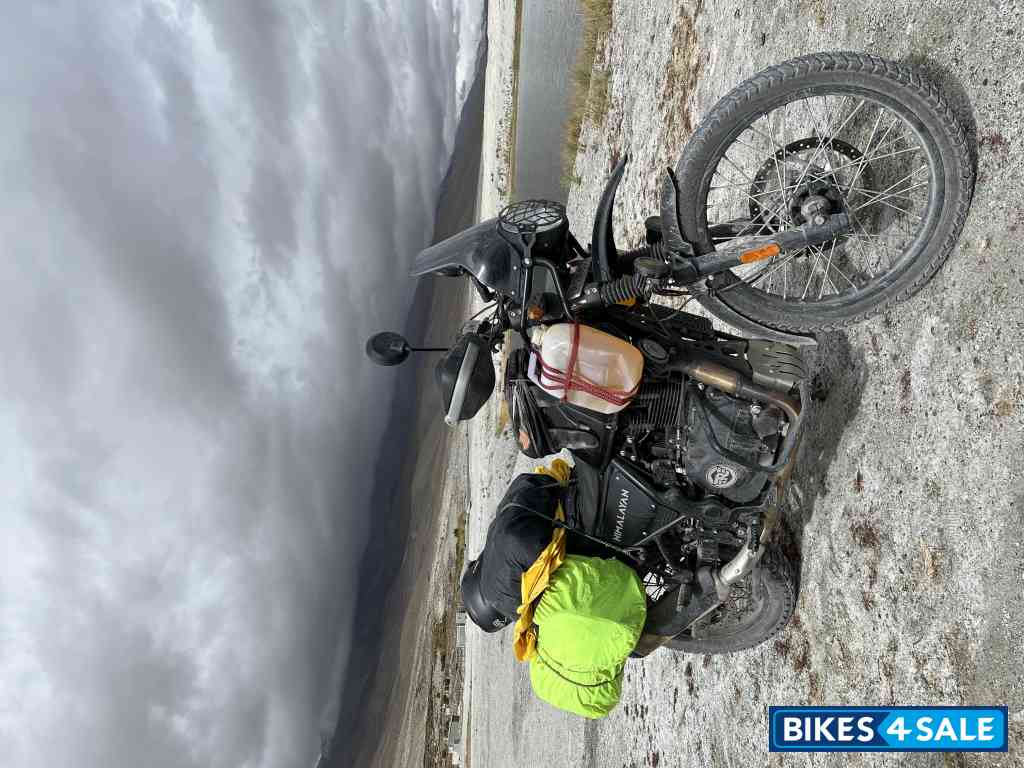 Granite Black Royal Enfield Himalayan BS VI