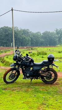 Granite Black Royal Enfield Himalayan BS VI