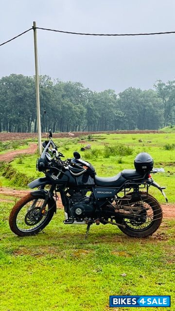 Granite Black Royal Enfield Himalayan BS VI Granite Black Royal Enfield Himalayan BS VI