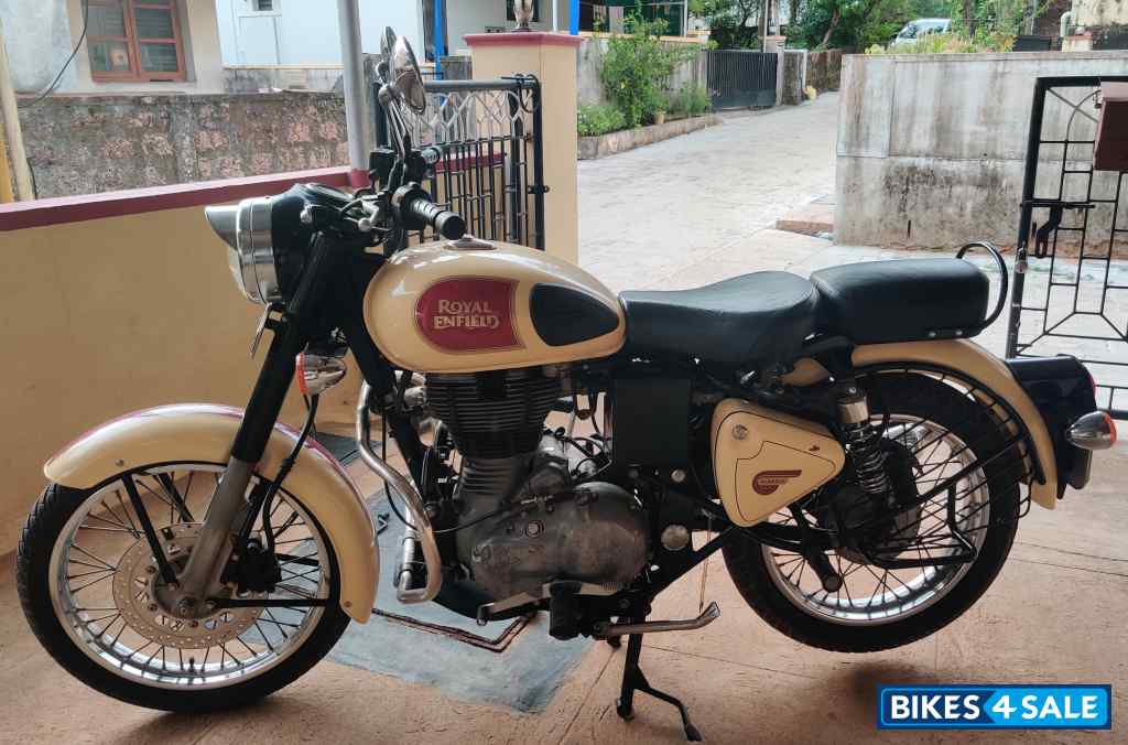 Tan Royal Enfield Classic 500