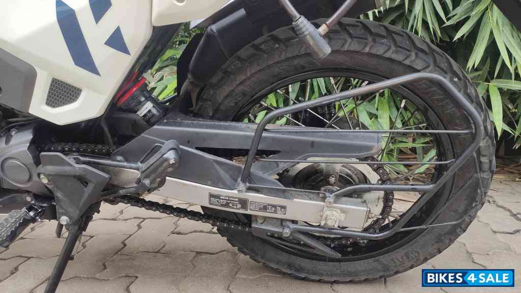 White Blue Hero Xpulse 200 4V Pro