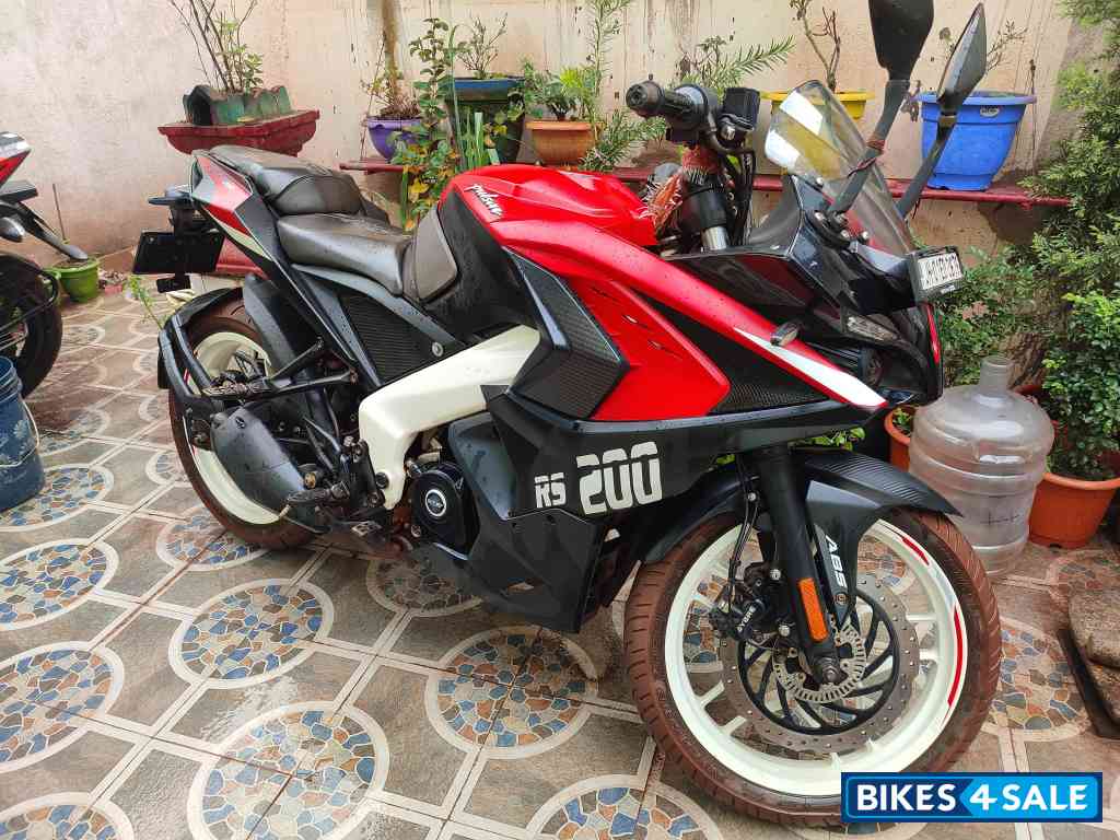 Red White Black Bajaj Pulsar RS 200 BS6