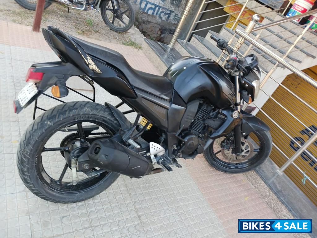 Black Yamaha FZ
