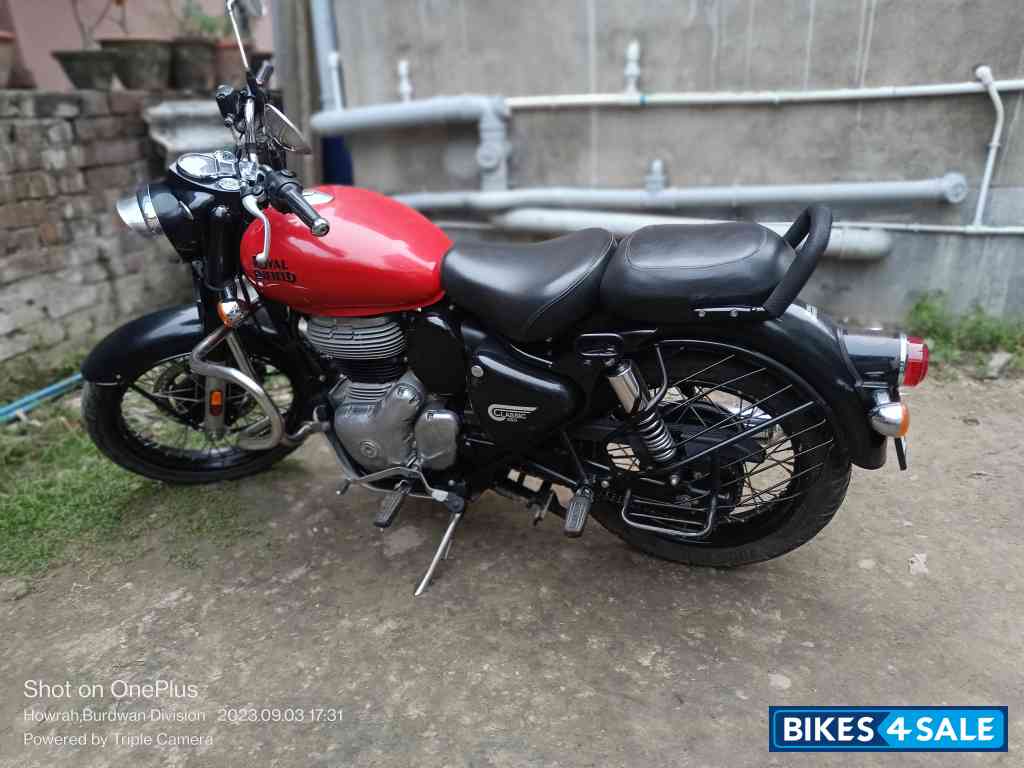 Reddish Red Royal Enfield Classic 350 Redditch Red