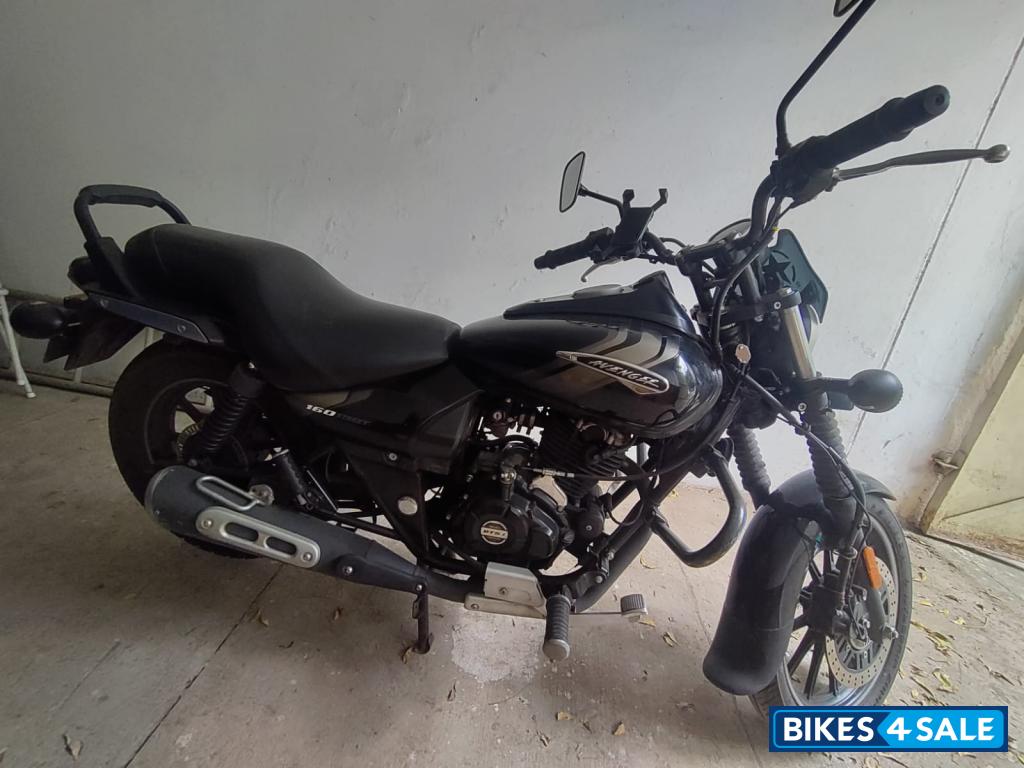 Black Bajaj Avenger Street 160