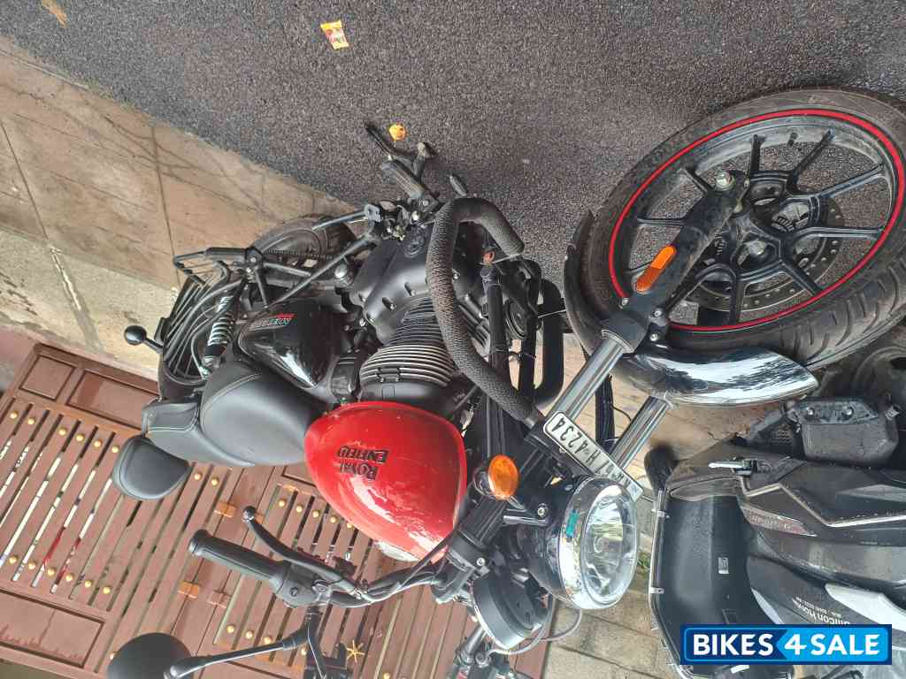 Red Royal Enfield Meteor 350 Fireball
